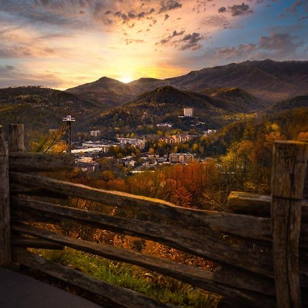A Higher Calling, 1089 Of Free Area Attraction Tickets For Each Paid Day, Dollywood And More! بيدجن فورج المظهر الخارجي الصورة